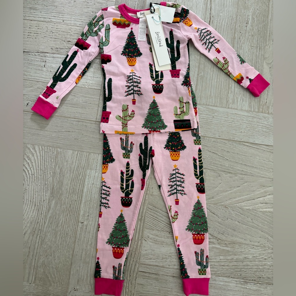 NWT BEDHEAD GIRLS CHRISTMAS PAJAMA SET.  SIZE 2T.